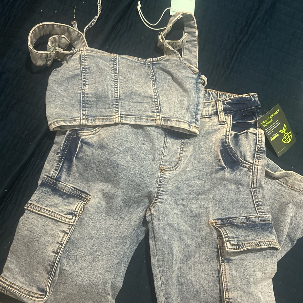 Women's Straight Leg Jeans in Blue